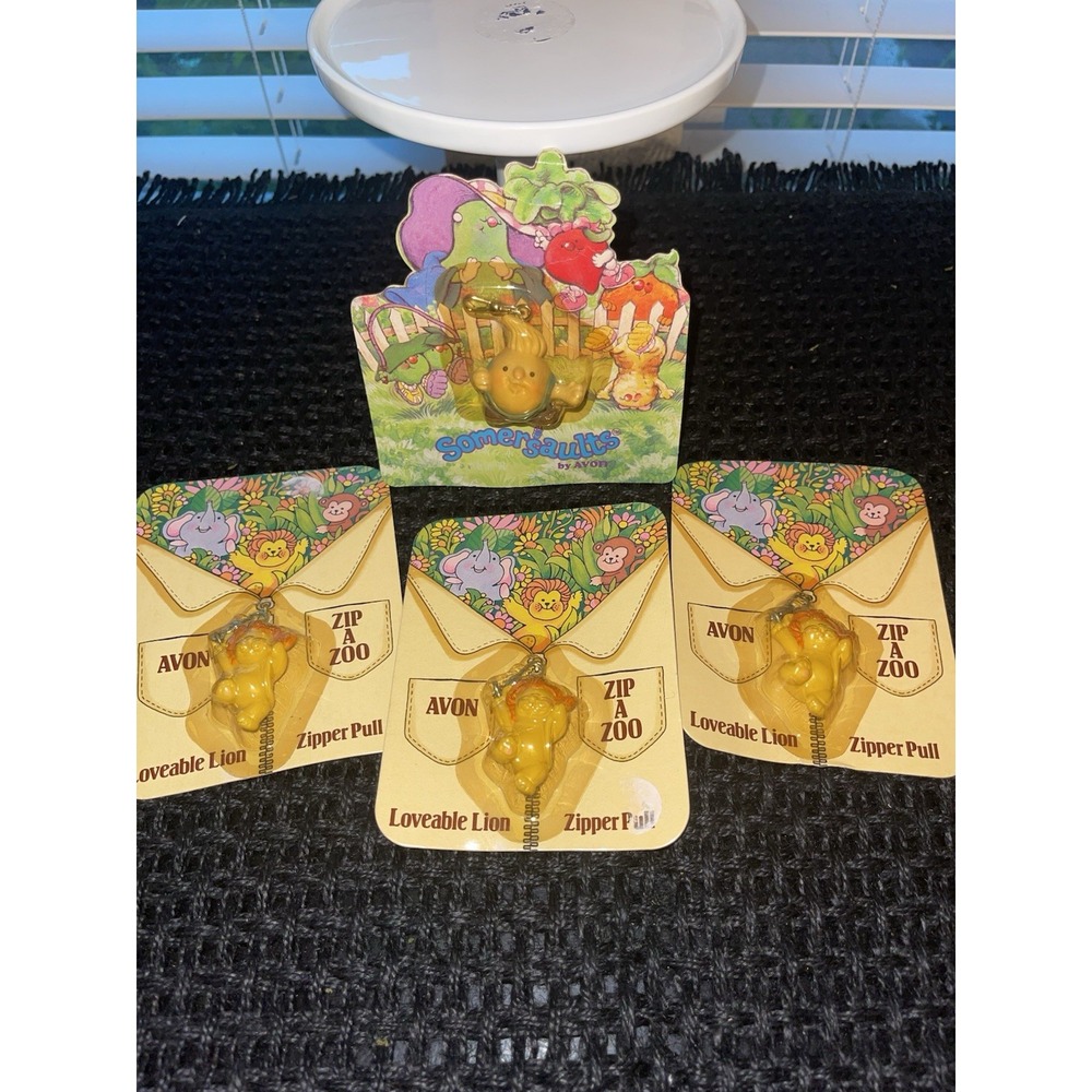 Vintage Avon Zip A Zoo Lovable Lion Zipper Pull Charm & Somersault 1983 (4)